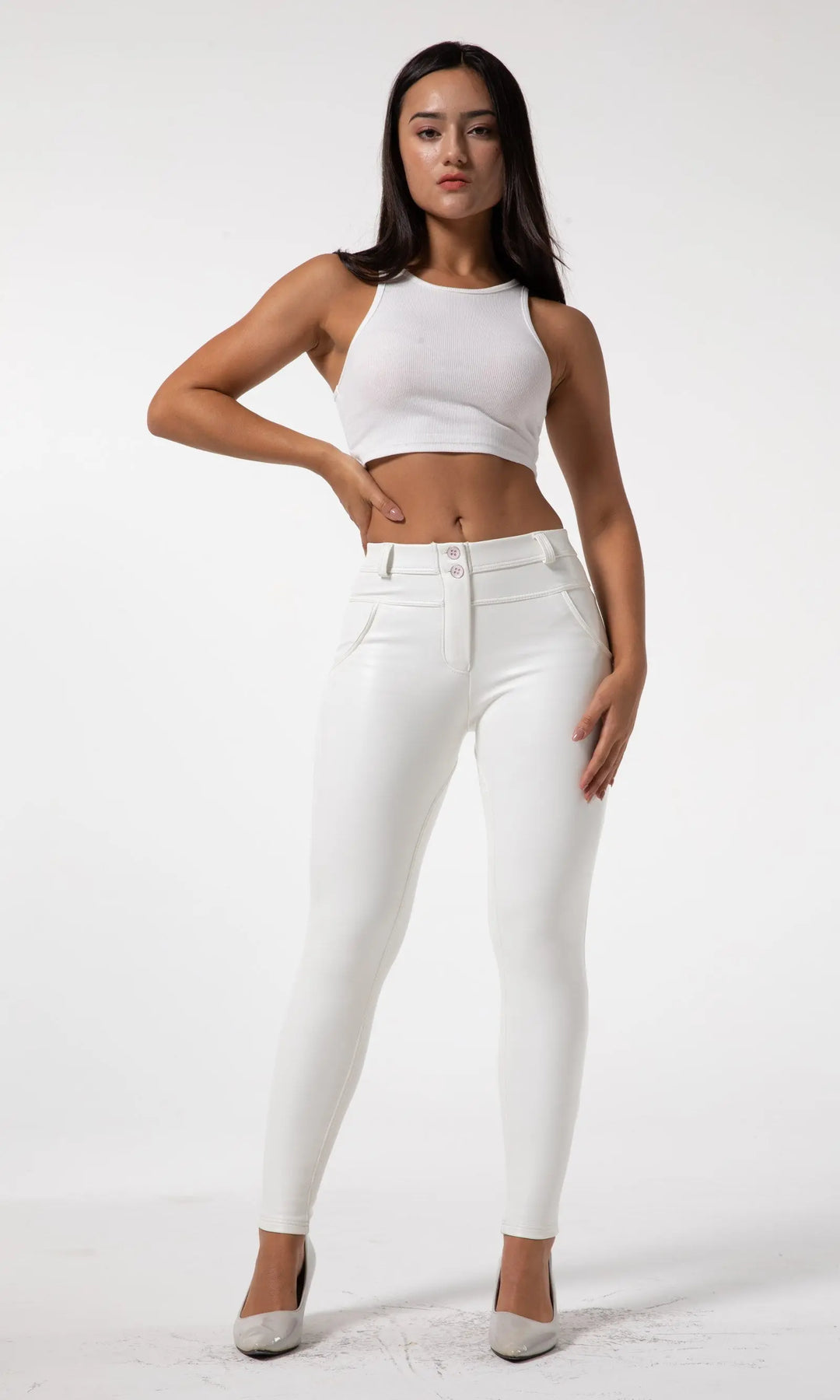 Elegante Damen Lederhose in Weiß mit Push Up Effekt Hochwertige Passform für modebewusste Outfits