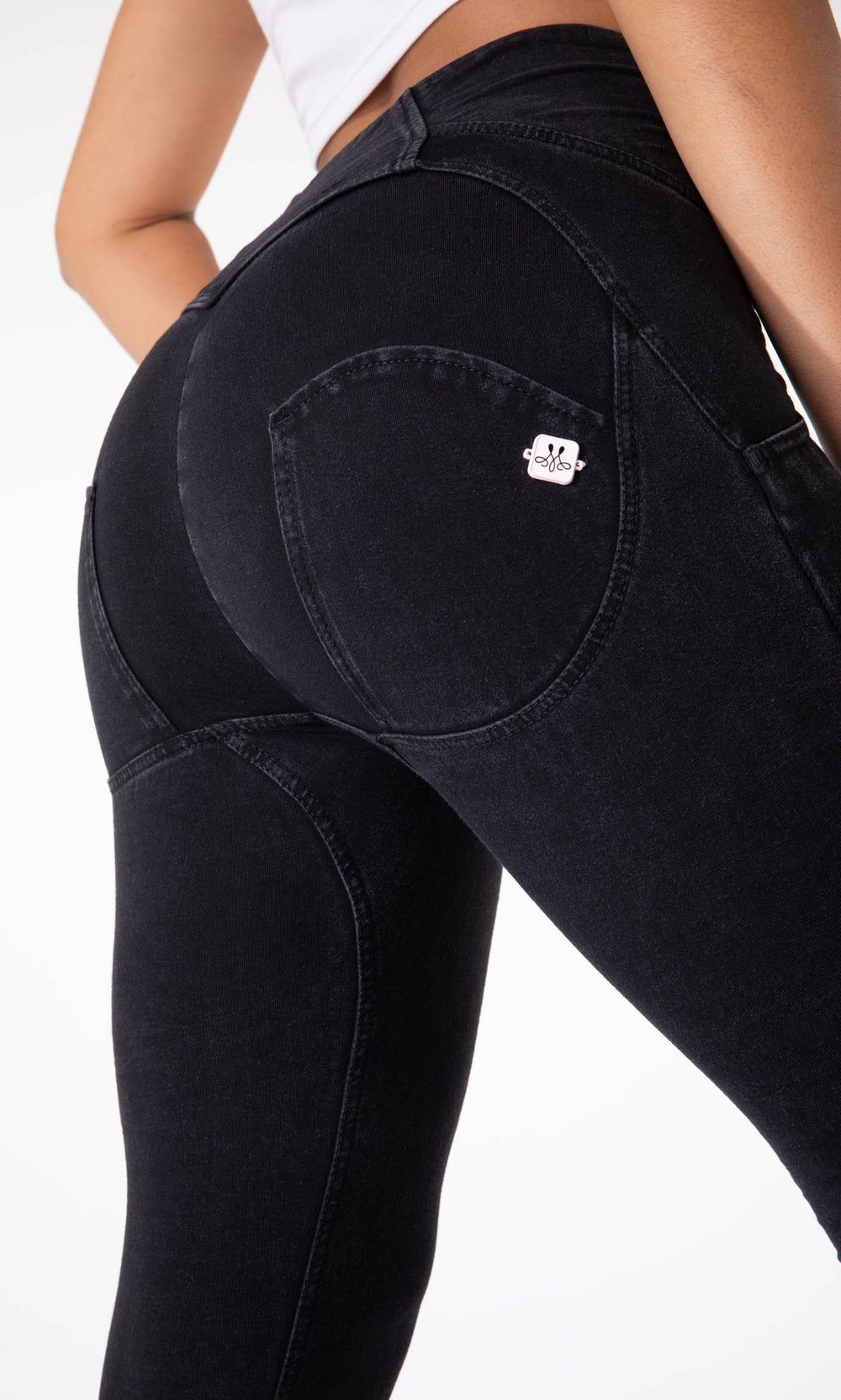 MW zipper schwarze High Waisted Push Up Jeans für Damen – trendige figurverbessernde Passform, bequem und modebewusst für vielseitige Looks