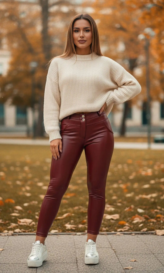  Winterfeste, weinrote MWPants Damenhose aus Pu-Leder mit figurverbesserndem Push-Up-Schnitt und isolierendem Futter