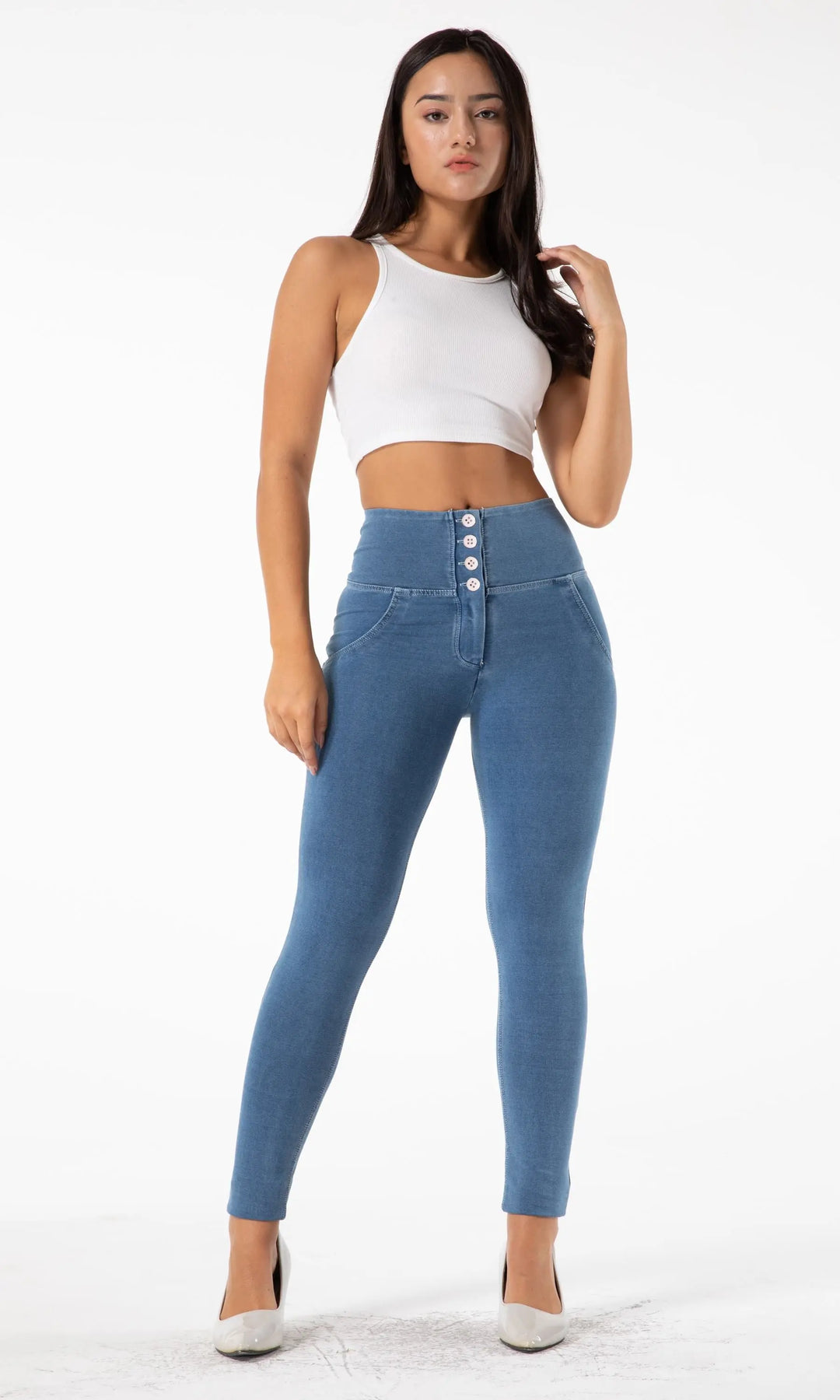 MWPants Push Up Jeans in Blau, High Waist, bequem und stilvoll, Ganzkörperaufnahme