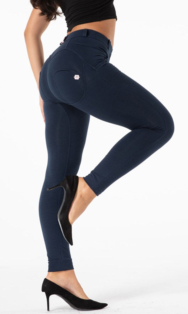 Buy women's push-up leggings made of water-repellent fabric MW trousers –  MWPants