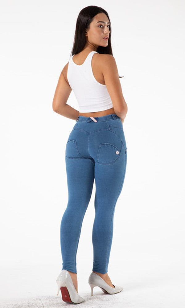 Modische Damen Push-Up Jeans in Blau – Figuroptimierende Jeggings für jeden Stil