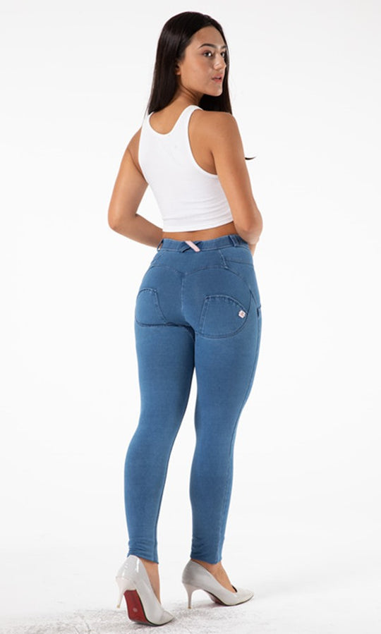 Modische Damen Push-Up Jeans in Blau – Figuroptimierende Jeggings für jeden Stil
