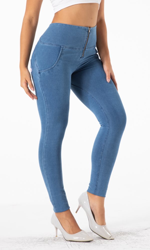 Entdecke unsere Damen Push-Up Jeans: für einen knackigen Look und maximales Selbstbewusstsein! Trage deine Lieblingskleidung – fühle dich großartig!